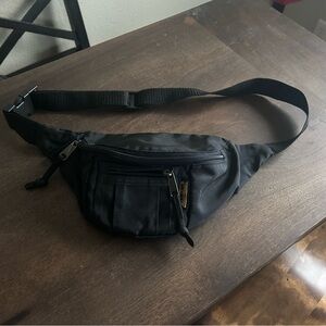 Eddie Bauer Black fanny pack with Front Zip Pockets